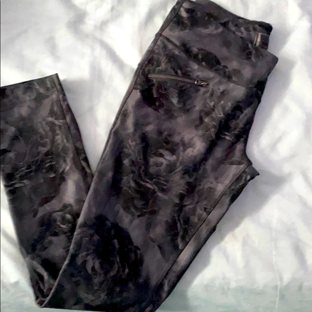 Black floral leggings